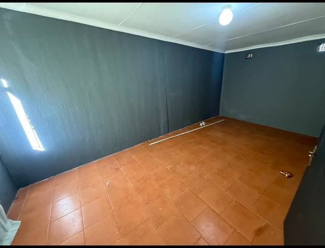 7 BEDROOM HOUSE FOR SALE IN VANDERBIJLPARK CW 4